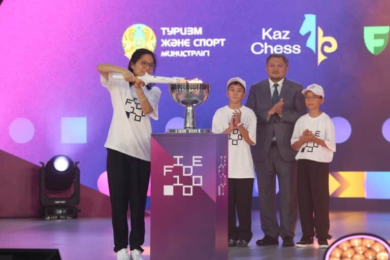 Олимпийский огонь всемирного шахматного чемпионата зажгли в Астане