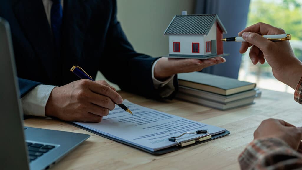 В Казахстане начался прием дополнительных заявок на льготные ипотечные программы «Наурыз» и «Отау». Их условия унифицированы