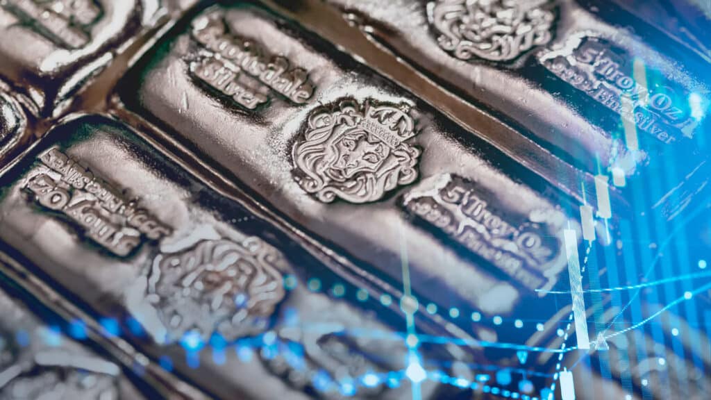Серебро рекордно подорожало на фоне ралли драгоценных металлов