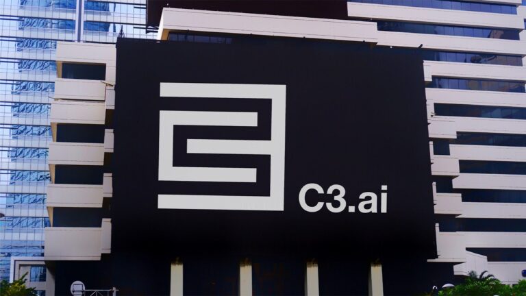 Акции C3.ai рухнули на 20% из-за слабого спроса на продукты по подписке