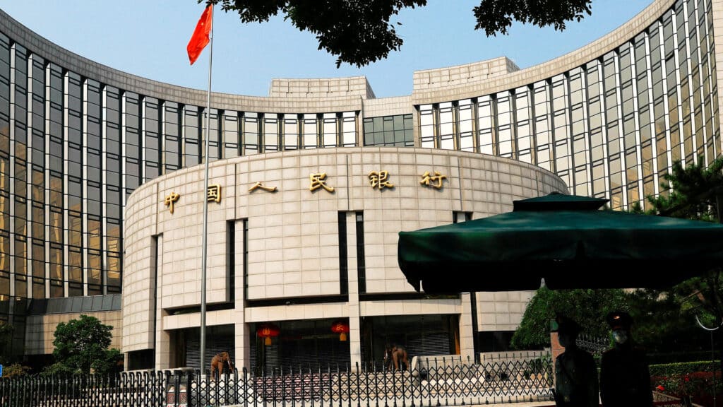 Китайский ЦБ снизил базовую ставку до рекордно низкого 3,1%
