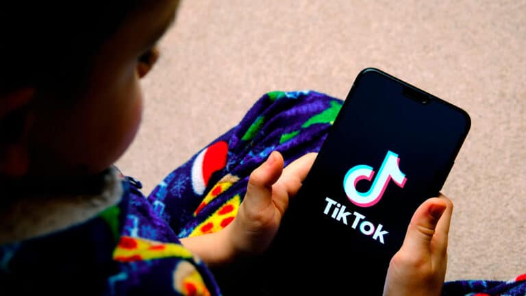 Заблокировать TikTok для детей младше 13 лет требует сенатор Шиповских