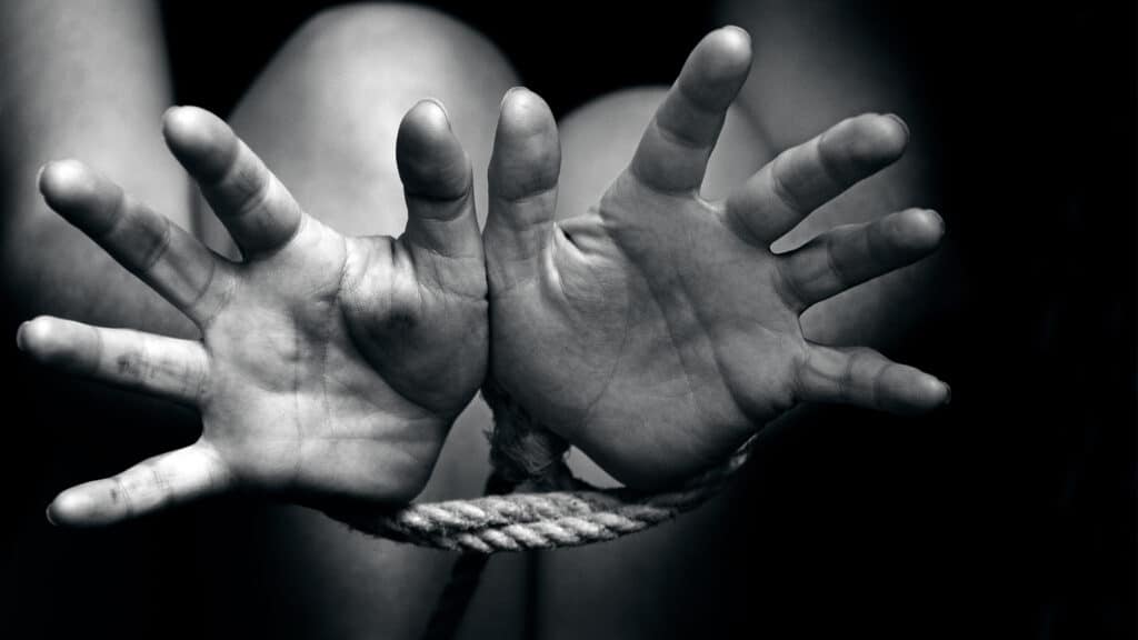 Изнасилование школьницы