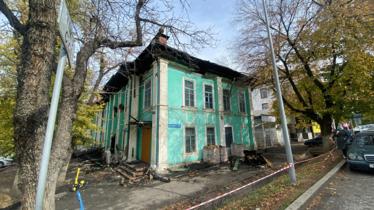 Памятник, который мы потеряем. Что происходит с особняком Габдулвалиева после пожара и чем он ценен для истории Алматы