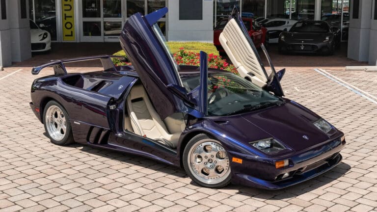 Звезда «Форсажа» Джон Сина продает свою реплику Lamborghini Diablo с двигателем BMW