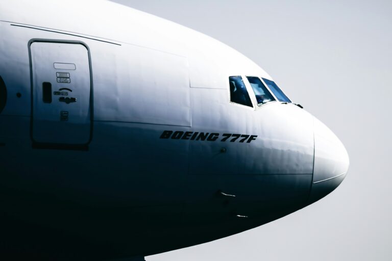 Boeing решил сократить 10% сотрудников и отложить выпуск нового самолета 777X