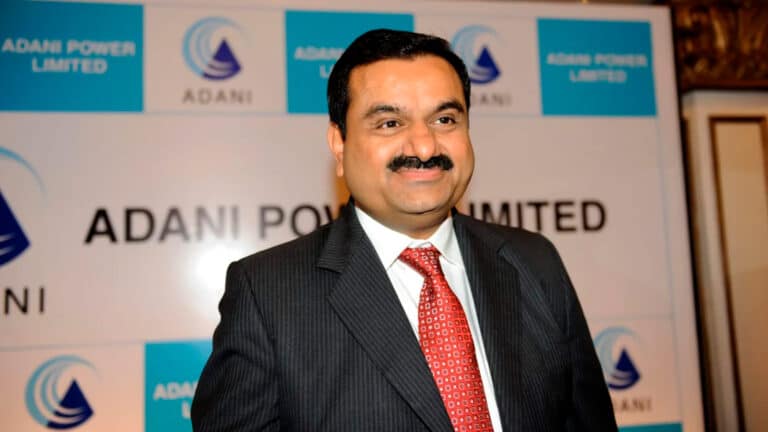 Adani Group подешевела почти на $30 млрд после обвинения ее основателя в мошенничестве