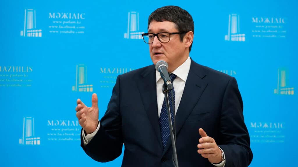 Минэнерго собирается сохранить оптовые цены на автогаз в 2025 году