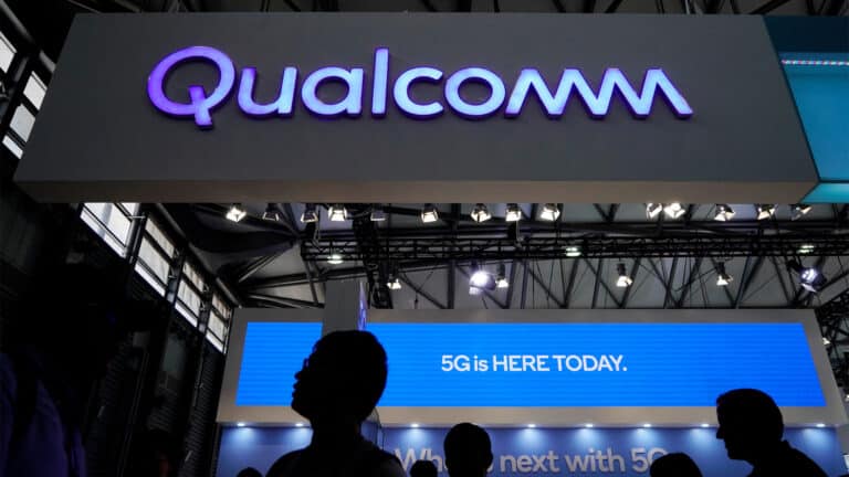 Qualcomm потеряла интерес к покупке Intel - Bloomberg