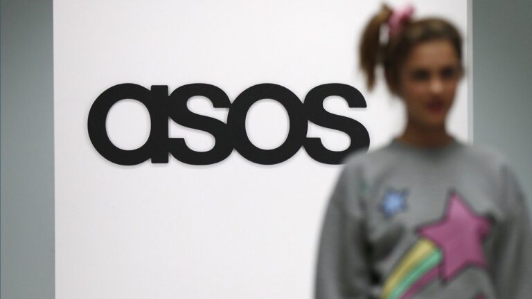 Акции Asos снизились до минимума за три месяца из-за падения продаж на 16%