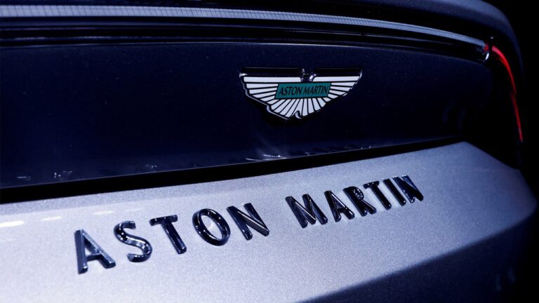 Акции Aston Martin упали до двухлетнего минимума после ухудшения прогноза