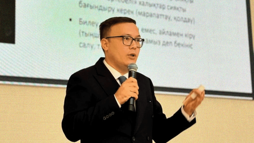 Соғыстан кейін Қазақстан нарығына Ресей баспалары көптеп келе бастаған. Қазақ баспагері мұны «отарлаудың бір көрінісі» деп санайды