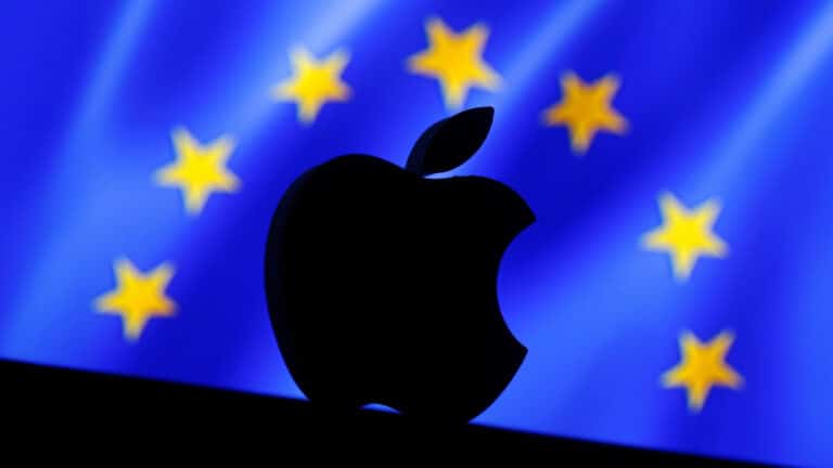 ЕС потребовал от Apple повысить совместимость iPhone с гаджетами конкурентов