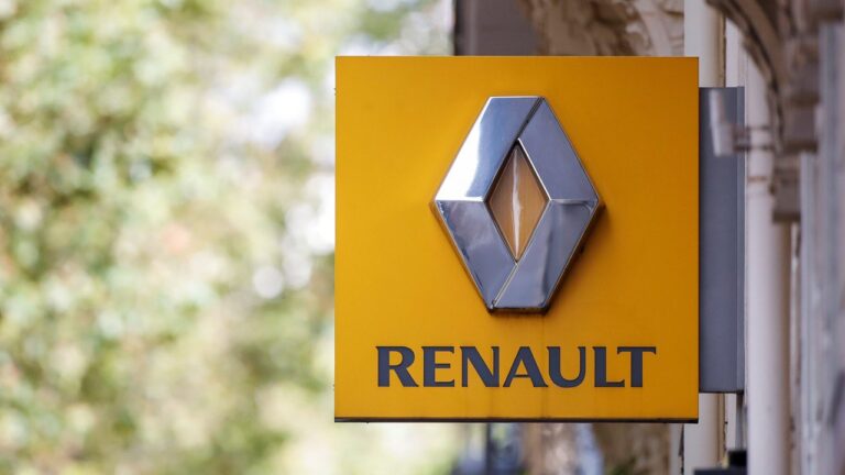 Акции Renault подскочили на 7% после новостей об объединении Nissan и Honda