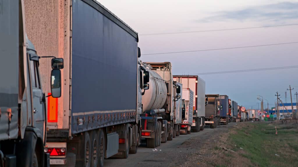 Минтранспорта ужесточило выдачу дефицитных бланков, разрешающих вывозить груз за рубеж