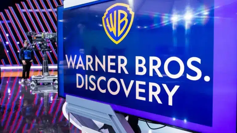 Акции Warner взлетели на новости об отделении стриминга и студий от телесетей