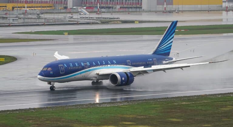 Azerbaijan Airlines выплатит семьям погибших по 12,1 млн тенге