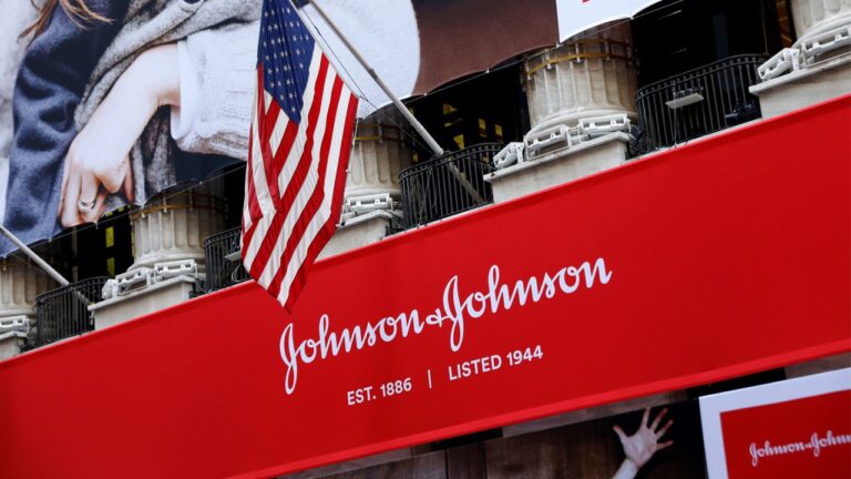 Инвесторы продают акции Johnson & Johnson после разочаровывающего прогноза