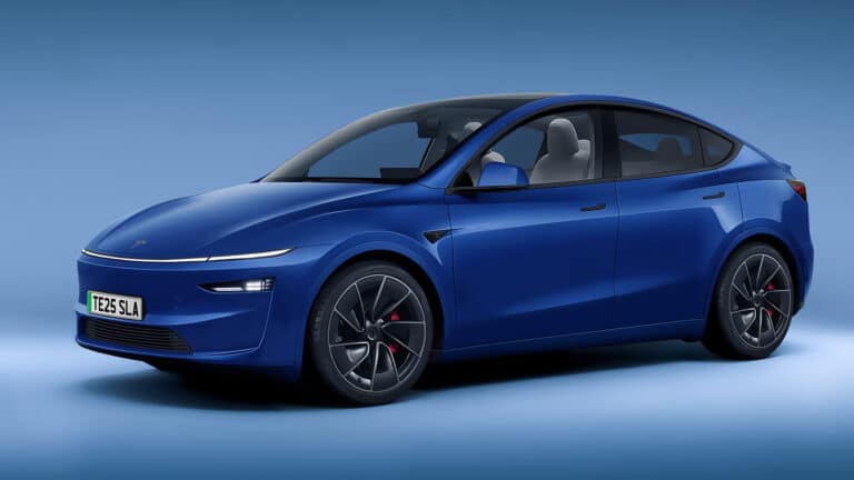 Новая Tesla Model Y создала ажиотаж в первый день приема заявок. Прежняя версия подешевела на 5%