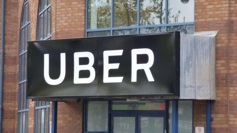 Акции Uber выросли после объявления о байбэке на $1,5 млрд