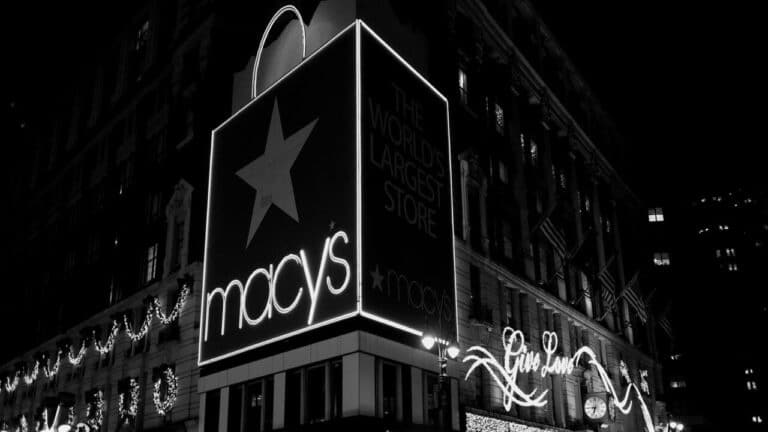 Праздничные продажи Macy’s и Abercrombie разочаровали инвесторов — акции упали