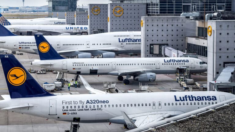 Lufthansa возобновила полеты в Казахстан