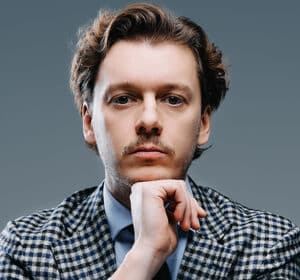 Максим Оларь