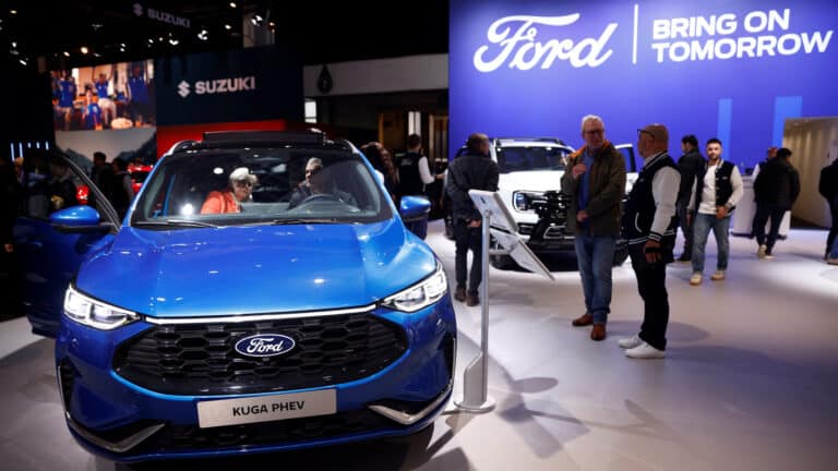 Ford предупредил о снижении прибыли в 2025 году, акции упали