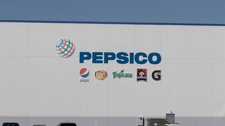 Акции PepsiCo упали на фоне снижения выручки и продаж в Северной Америке