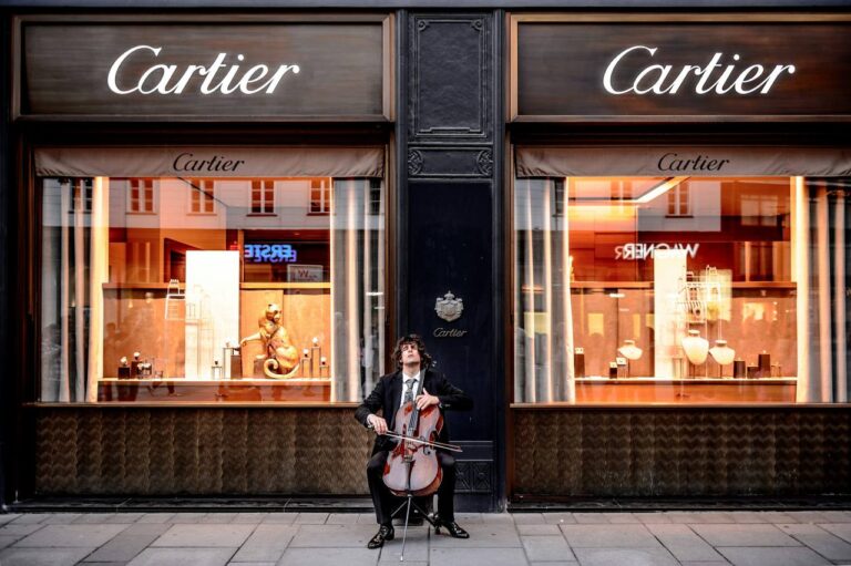 Morgan Stanley рекомендовал покупать акции владельца Cartier, ожидая их роста на 12%