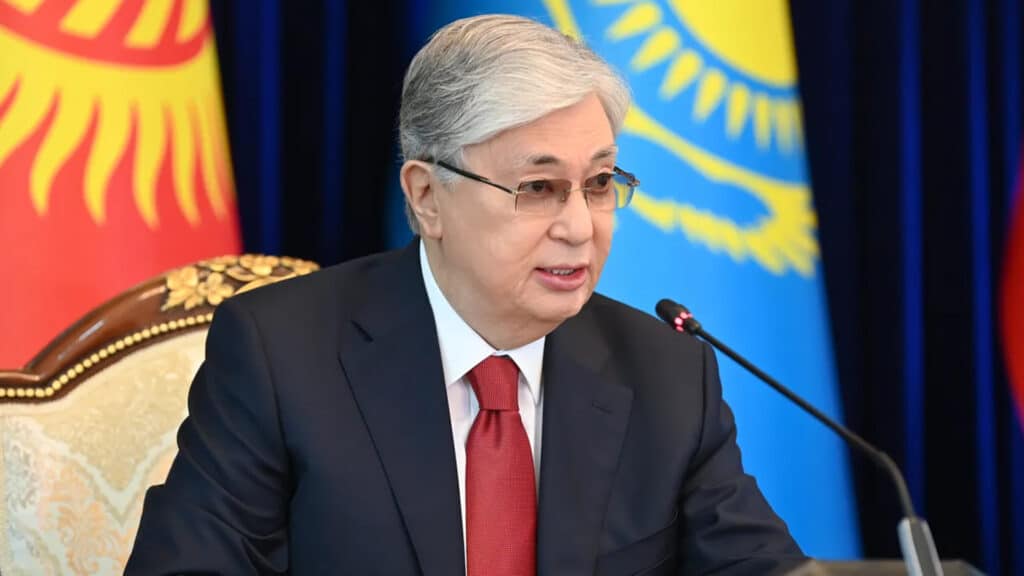 Токаев просит ускорить запуск логистического комплекса на казахстанско-кыргызстанской границе