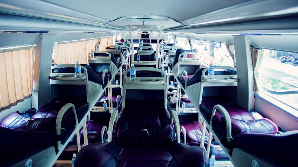 Полиция Алматы устроила охоту на «спальные» автобусы, переделанные  незаконно