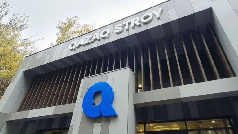 40 құрылысшы «Qazaq Stroy»-ға барды: Жарты жылға жалғасқан дау жарты сағатта шешілді