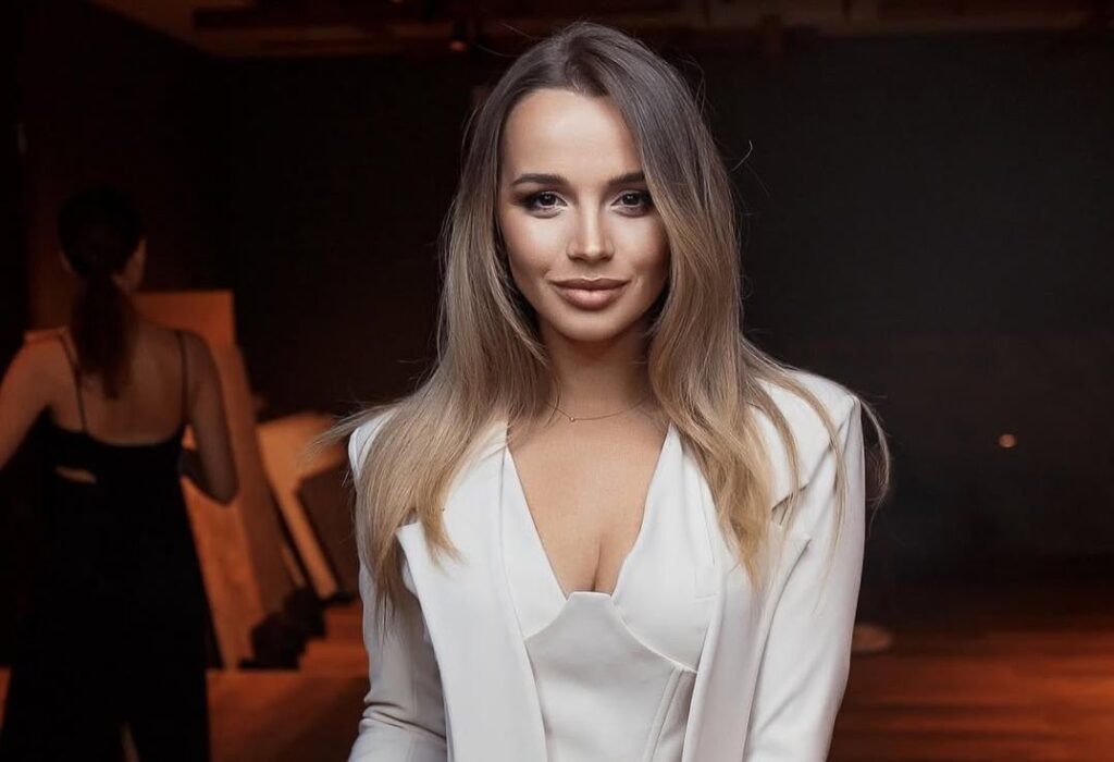 В Казахстане беременная блогерша попала в больницу после письма от налоговой