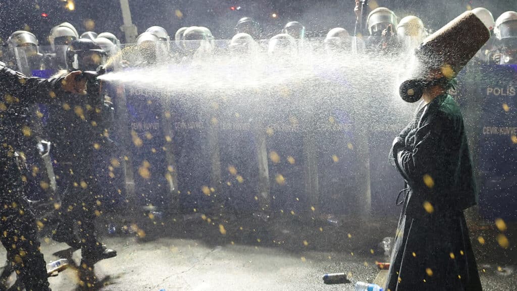 Неделя протестов в Турции — фоторепортаж