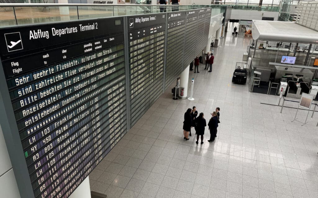 FILE PHOTO: The empty departure terminal of Munich's Franz-Josef-Strauss airport is seen as public sector workers and ground staff started a two-day strike after wage negotiations ended without result in Munich, Germany, February 27, 2025.     REUTERS/Ayhan Uyanik/File Photo