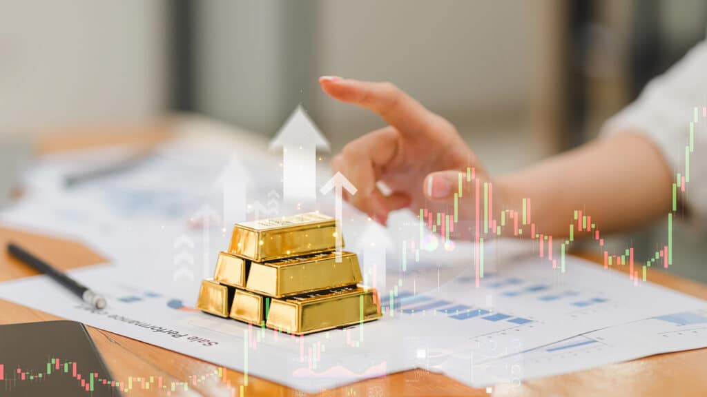 Золото растет рекордными темпами. Как казахстанцам на этом заработать