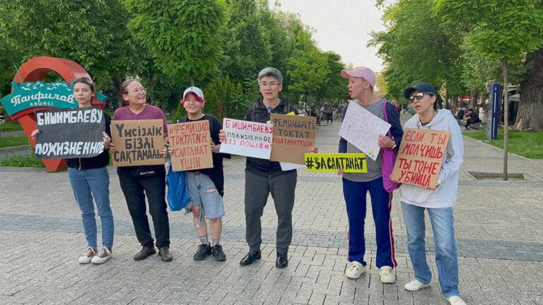 Еще одну активистку «Феминиты» задержали за прошлогоднюю акцию против Бишимбаева