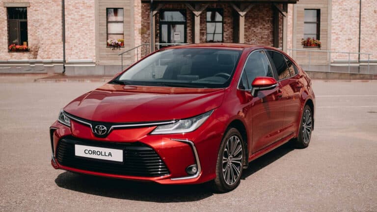 Toyota Corolla 13-го поколения появится в 2026 году