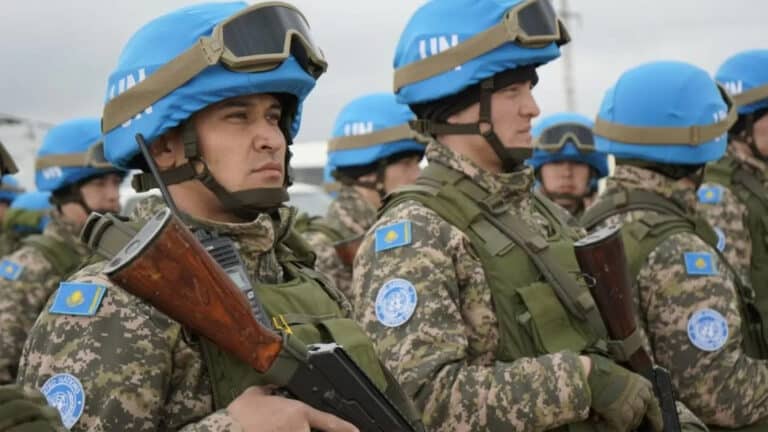 Amid Syrian turmoil: Kazakhstani peacekeepers hold ground against rebels