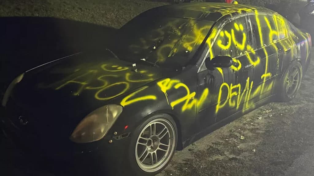 Девушка пыталась отомстить бывшему, но изуродовала чужое авто