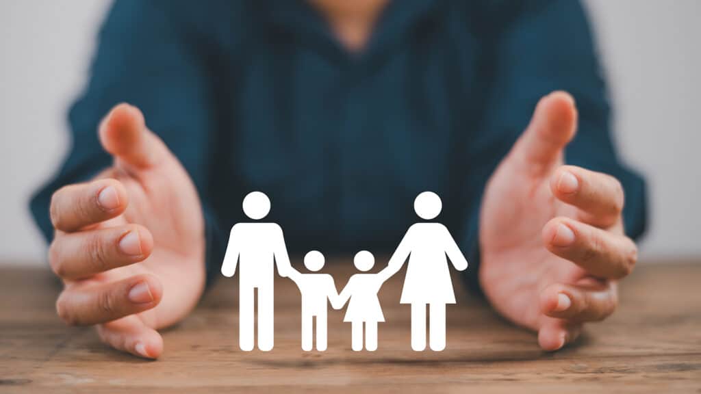 Только треть семейных людей в Казахстане имеют накопления в банке