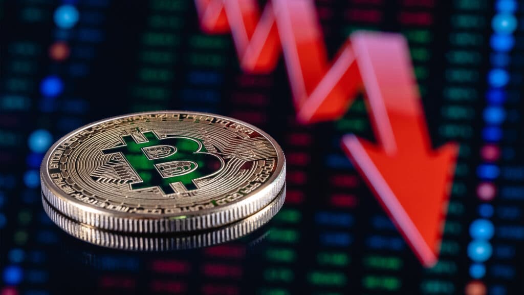 Мировые торги криптовалютой снизились более чем вдвое за квартал