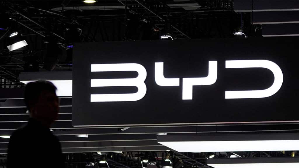 Китайская BYD нарастила прибыль более чем вдвое