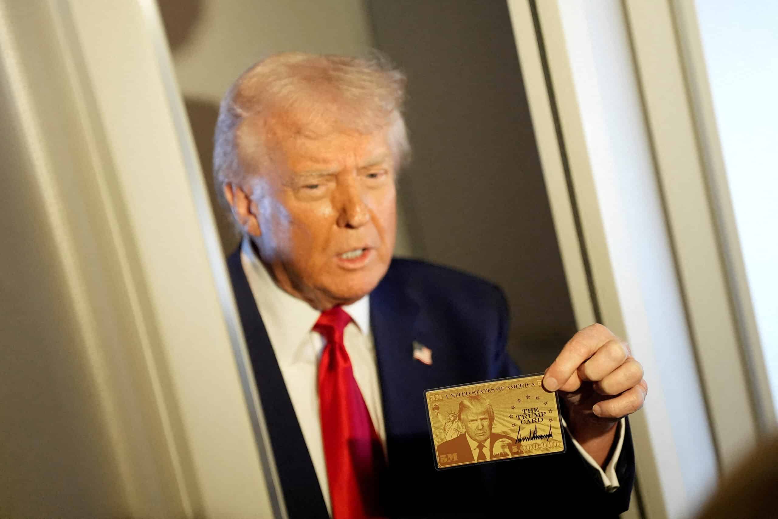 Дональд Трамптың алтын картасы саудаланатын сайт ашылады / фото: REUTERS/Kent Nishimura