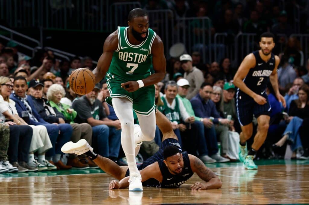 «Бостон Селтикс» выиграл третью игру плей-офф НБА подряд