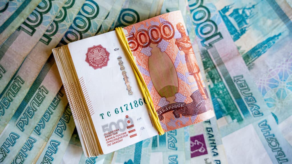 Банк России сохранил ключевую ставку на рекордном уровне в 21%