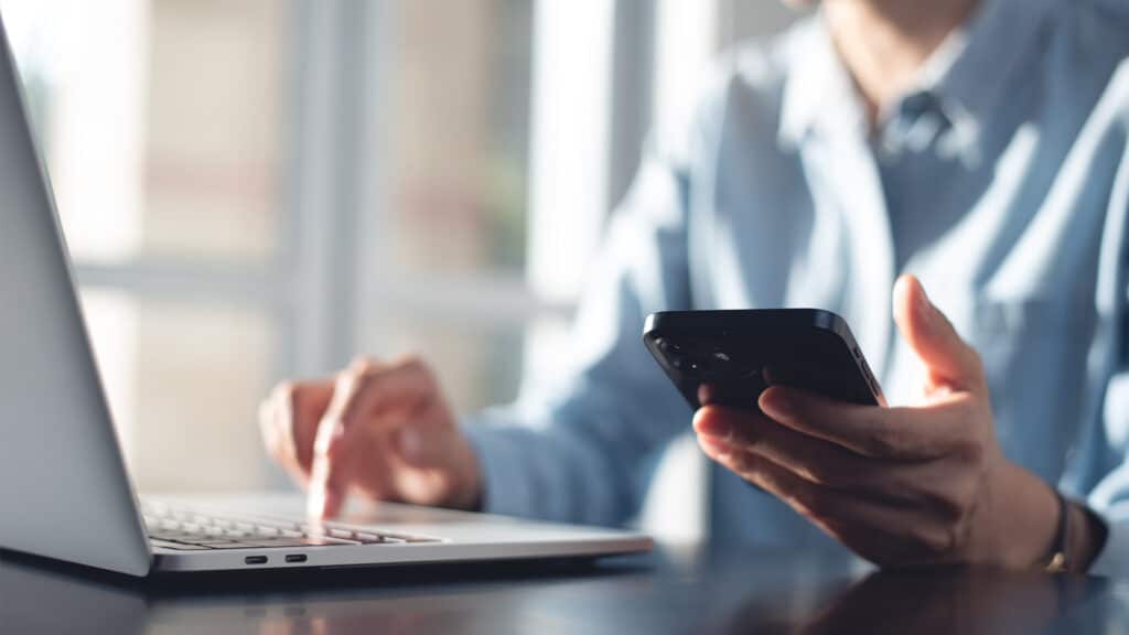 Смена телефона станет причиной проверки от банка