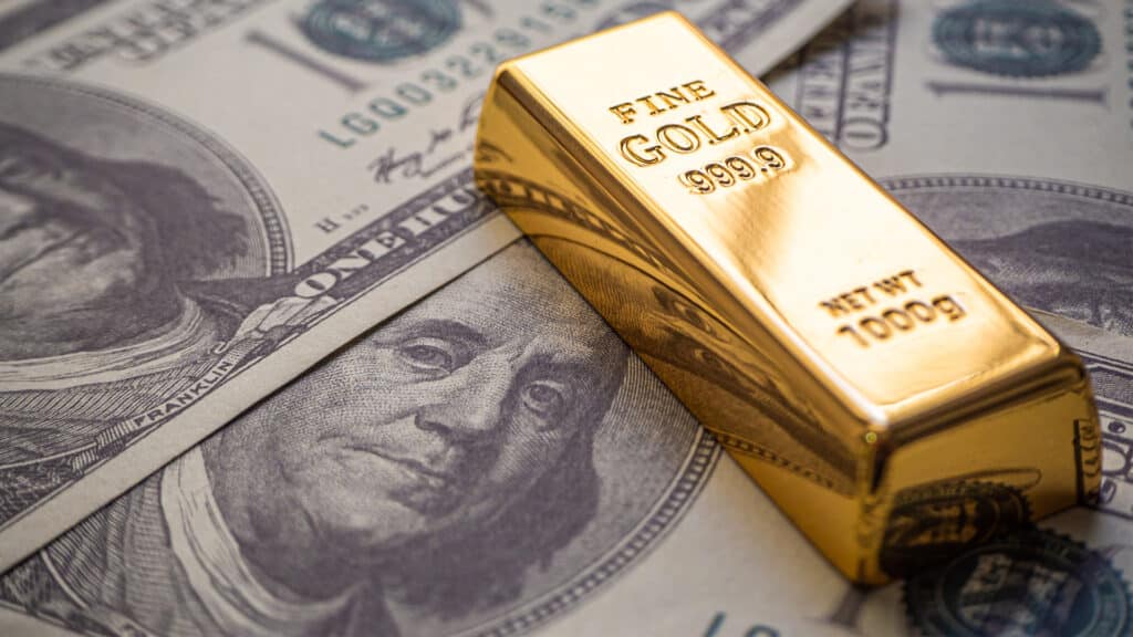 Цена золота пробила исторический максимум в $3,2 тыс. за унцию