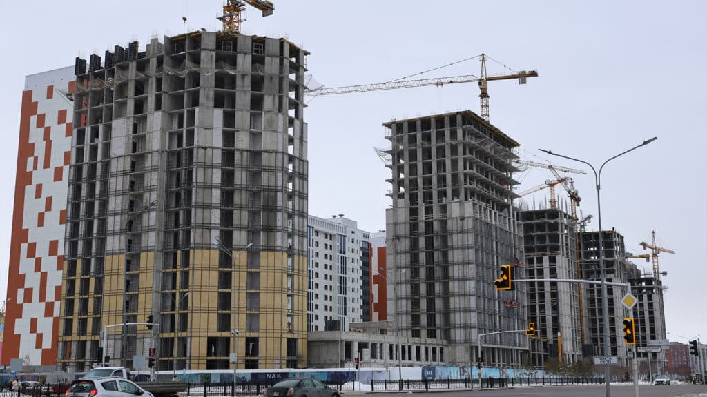 В Казахстане на 7,4% ускорился ввод жилья